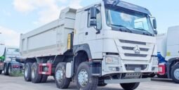 
										8×4 U-shape 23cbm Dump Truck full									