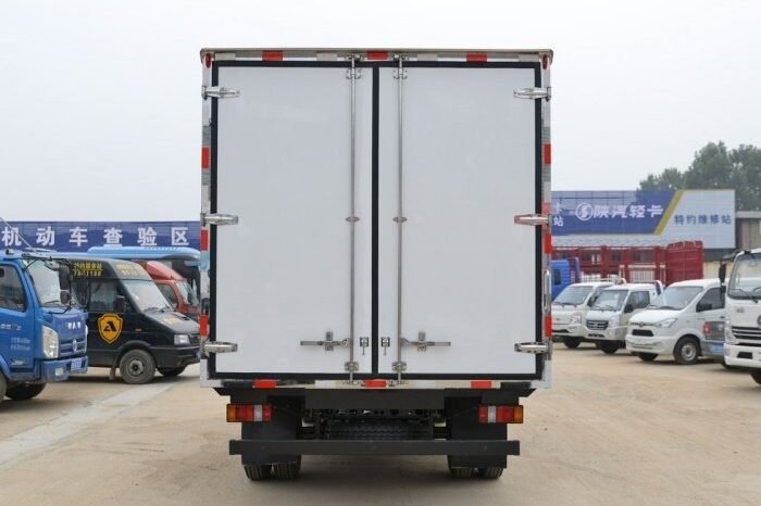 
								JMC 2.5T 4×2 Light Cargo Lorry Truck full									
