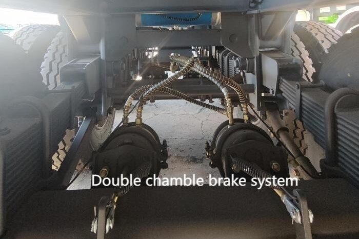
								3 Axles 60t Lowbed Semi Trailer full									
