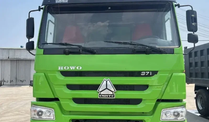 
								Dump Truck Tipper Truck full									
