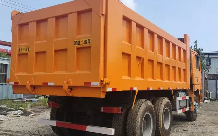 
								6×4 ShaCMan Dump Truck full									
