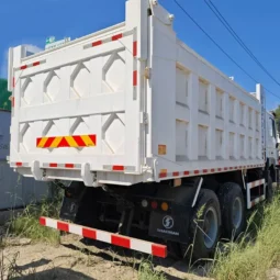 
										10 Wheeler Dump Truck full									