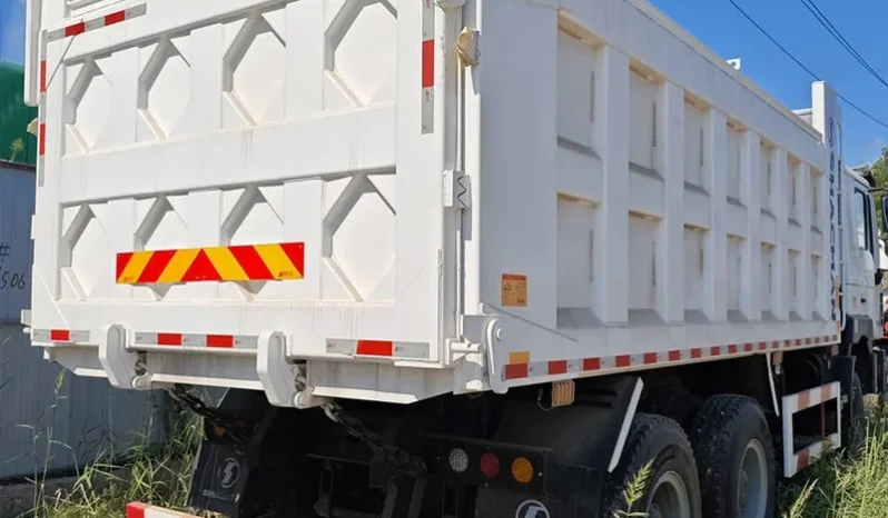 
								10 Wheeler Dump Truck full									